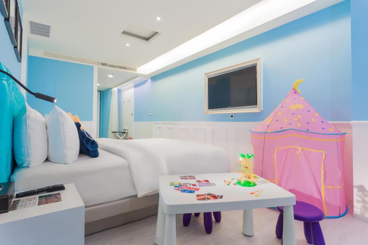 Fx Hotel Tainan Esterno foto