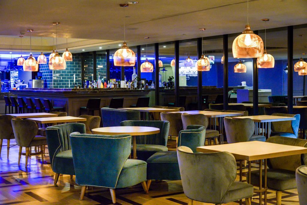 Fx Hotel Tainan Esterno foto